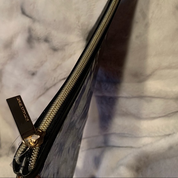 Victoria Secret Bag - Picture 5 of 5